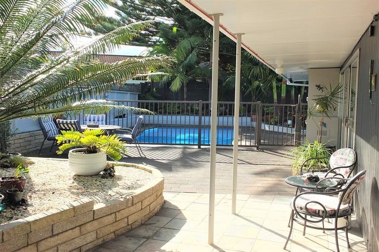 Photo of property in 6 Ranfurly Place, Te Kamo, Whangarei, 0112