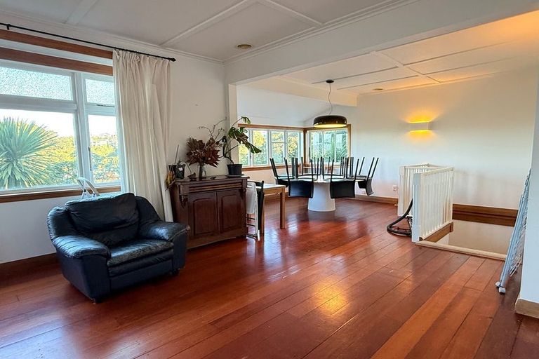 Photo of property in 16 Asquith Terrace, Brooklyn, Wellington, 6021