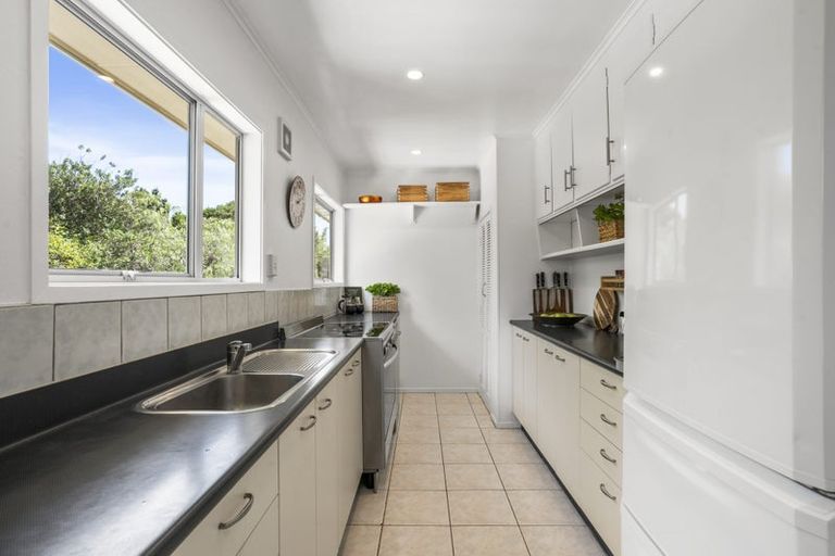 Photo of property in 11 Hague Place, Birkenhead, Auckland, 0626