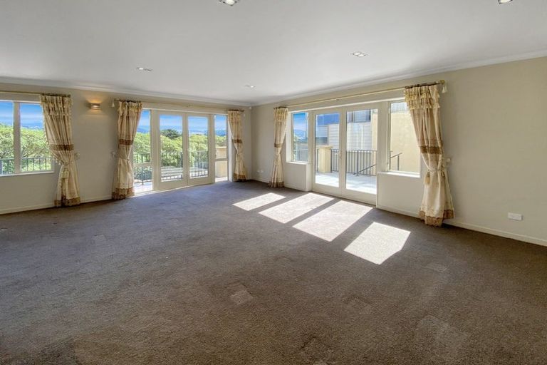 Photo of property in 19 Bunker Way, Strathmore Park, Wellington, 6022