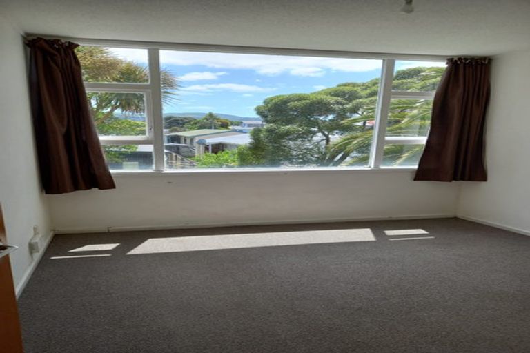 Photo of property in 19 Barber Grove, Moera, Lower Hutt, 5010
