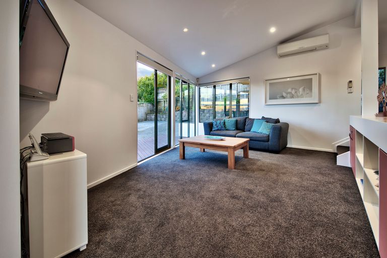 Photo of property in 24 Chamari Close, Titirangi, Auckland, 0604