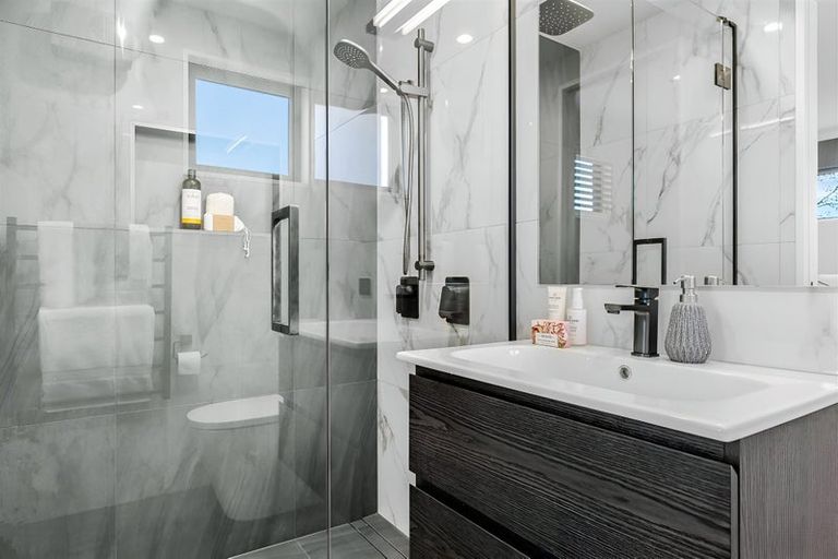 Photo of property in 30b Glandovey Road, Fendalton, Christchurch, 8052