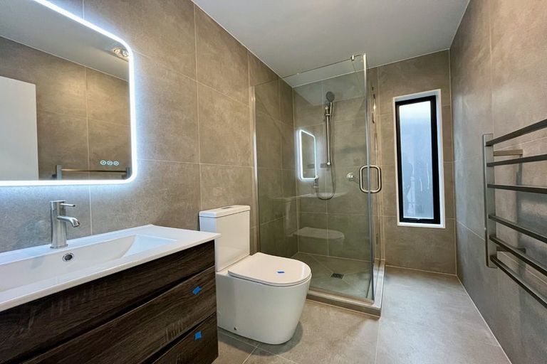 Photo of property in 98d Royal Road, Massey, Auckland, 0614