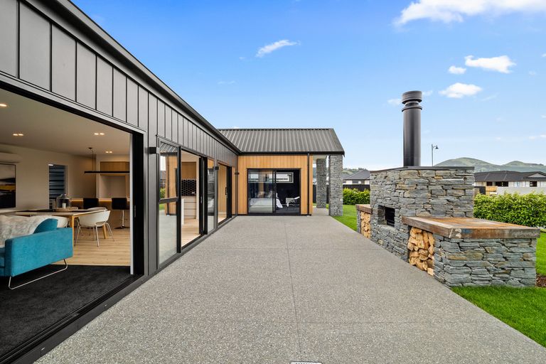 Photo of property in 36 Dundee Road, Mosgiel, 9024