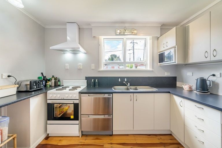 Photo of property in 40 Moeraki Road, Maoribank, Upper Hutt, 5018