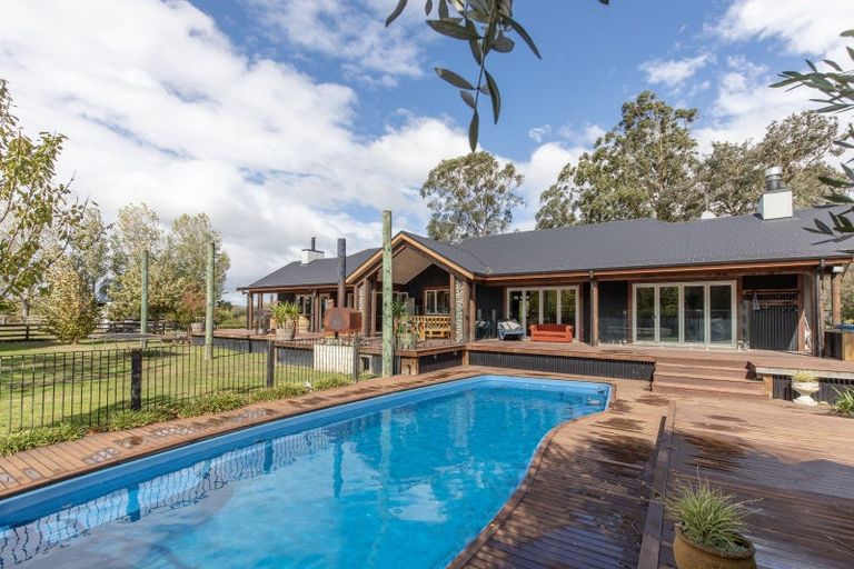 Photo of property in 2383 State Highway 2, Waipukurau, 4200