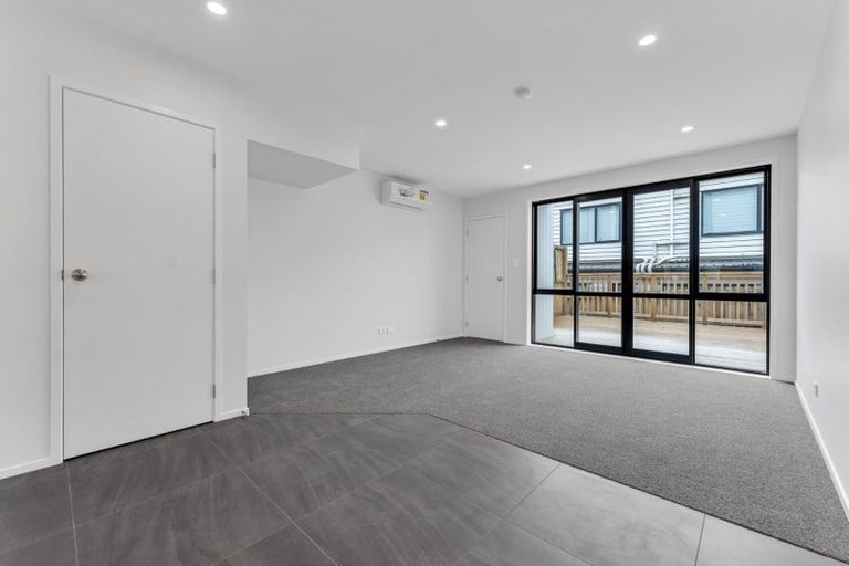 Photo of property in 66d Royal View Road, Te Atatu South, Auckland, 0610