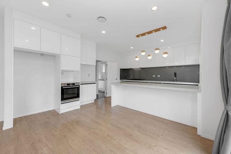 Photo of property in 76 Donegal Park Drive, Flat Bush, Auckland, 2019