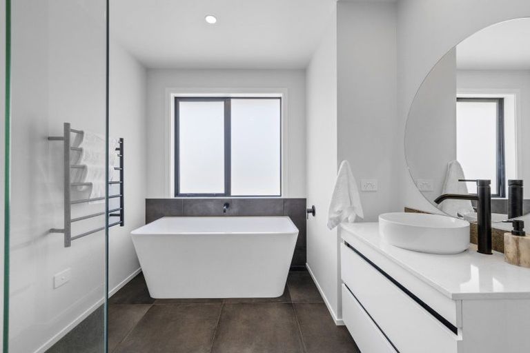 Photo of property in 40 Barrett Road, Whalers Gate, New Plymouth, 4310