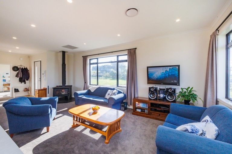 Photo of property in 33 Mount Biggs Road, Halcombe, Feilding, 4779