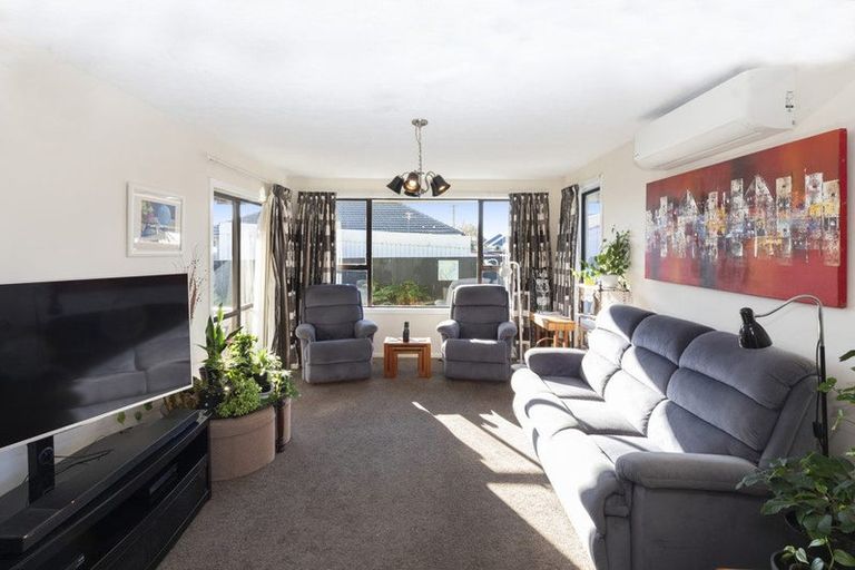 Photo of property in 3 Clipper Place, Redwood, Christchurch, 8051