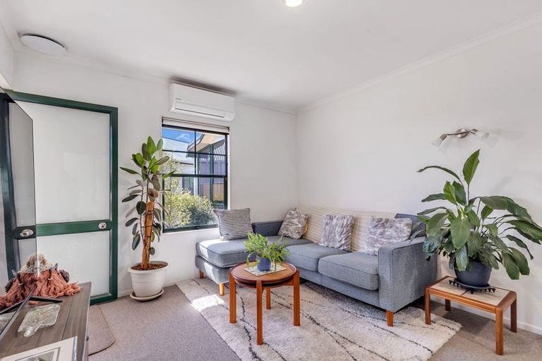 Photo of property in 3/70 Whiteley Street, Moturoa, New Plymouth, 4310