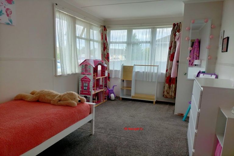 Photo of property in 1 Hartgill Crescent, Dannevirke, 4930