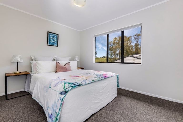 Photo of property in 26 Imperial Place, Henderson, Auckland, 0612