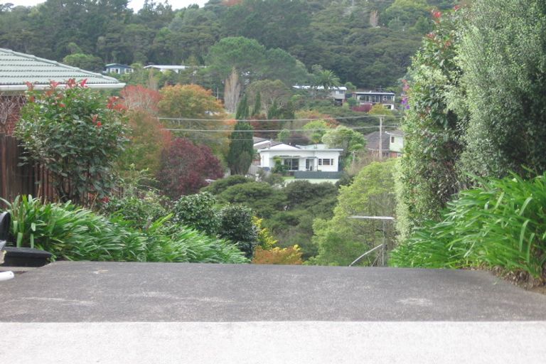 Photo of property in 73 Daffodil Street, Titirangi, Auckland, 0604