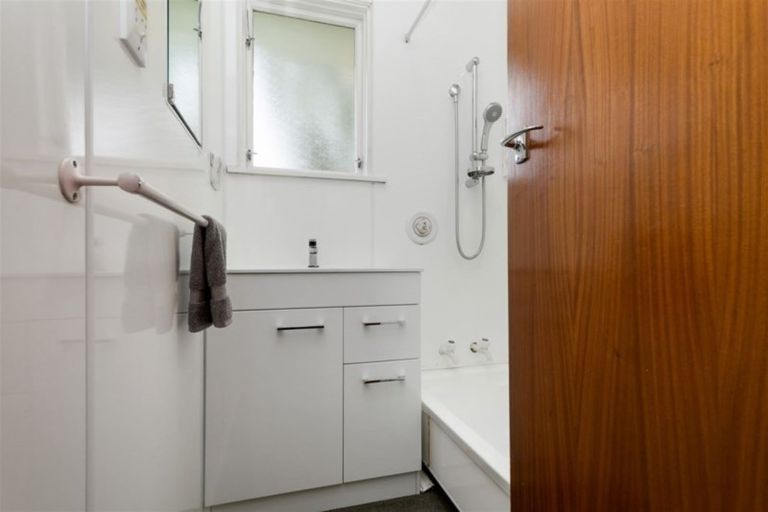 Photo of property in 29 Mark Avenue, Paparangi, Wellington, 6037