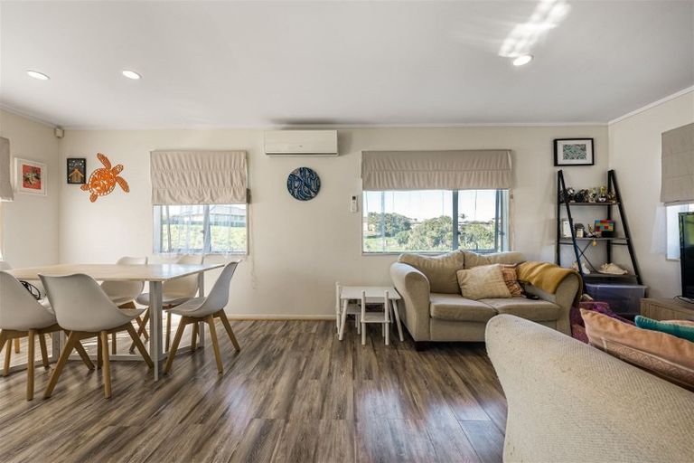 Photo of property in 42 Manston Road, Mangere, Auckland, 2022