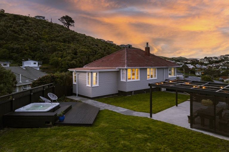 Photo of property in 173 Broderick Road, Johnsonville, Wellington, 6037