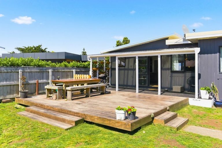 Photo of property in 13 Bahama Crescent, Paraparaumu Beach, Paraparaumu, 5032