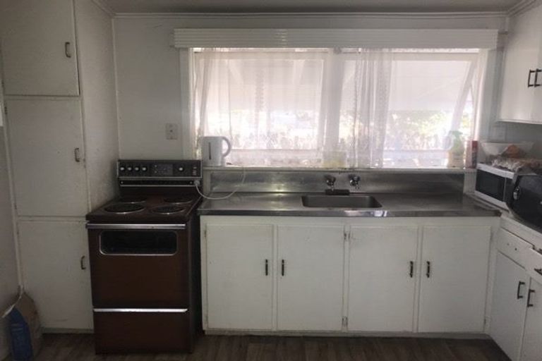 Photo of property in 33 Mcburney Place, Mangere East, Auckland, 2024