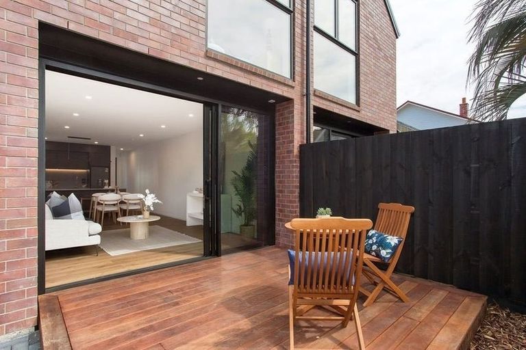 Photo of property in 3/50b Murray Place, Saint Albans, Christchurch, 8014