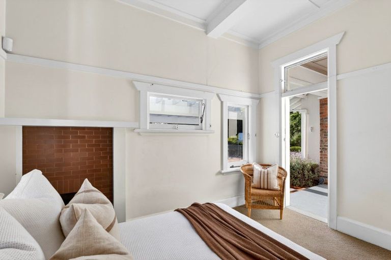 Photo of property in 60 Milton Road, Bluff Hill, Napier, 4110