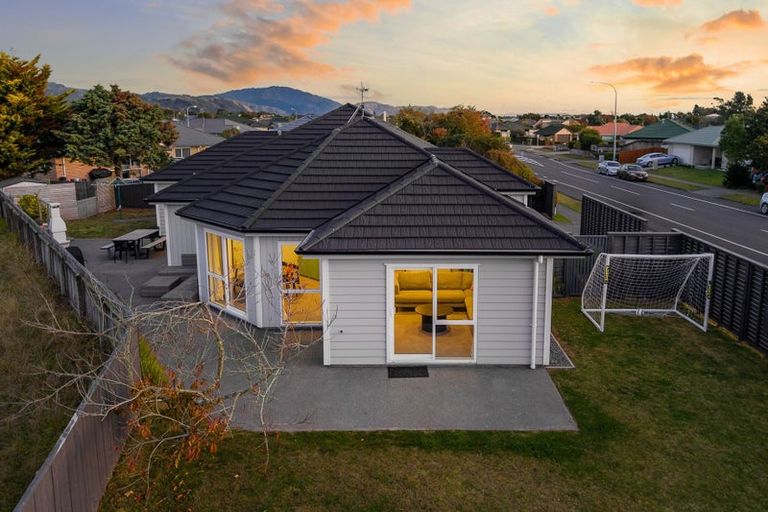 Photo of property in 155 Guildford Drive, Paraparaumu Beach, Paraparaumu, 5032