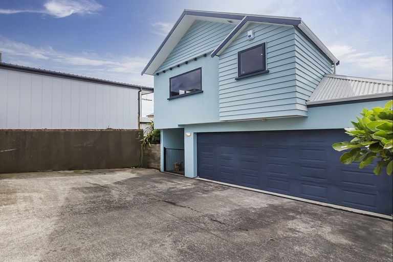 Photo of property in 33 Mitchell Street, Brooklyn, Wellington, 6021