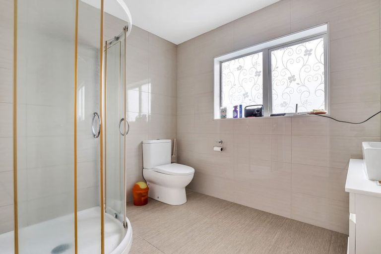 Photo of property in 33 Pickaberry Avenue, Karaka, Papakura, 2113