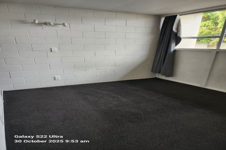 Photo of property in 2/52 Glen Road, Ranui, Auckland, 0612