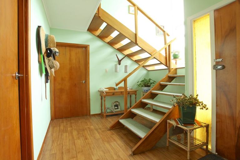 Photo of property in 40 Gill Avenue, Te Atatu Peninsula, Auckland, 0610