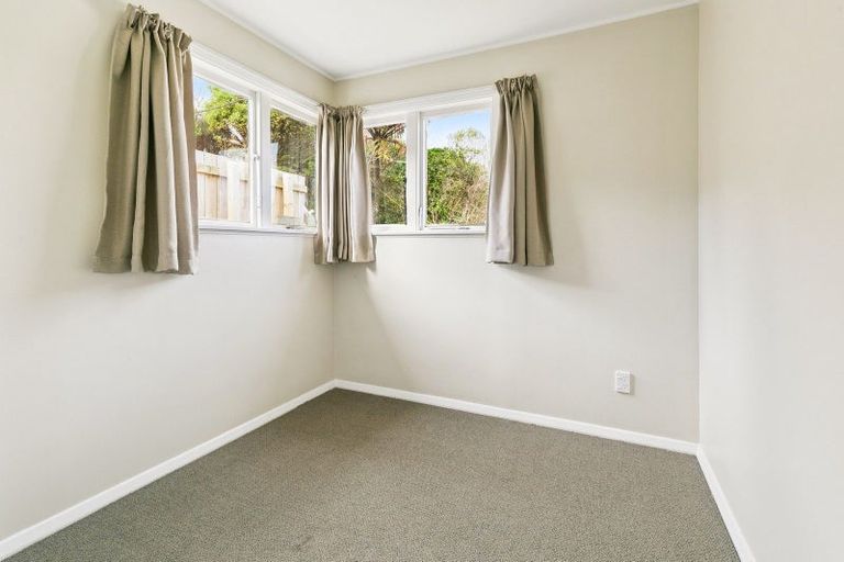 Photo of property in 42 Victory Avenue, Karori, Wellington, 6012