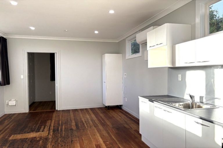 Photo of property in 2 Ross Street, Woodville, 4920