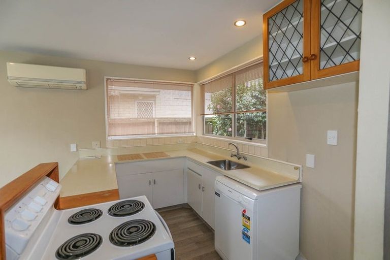 Photo of property in 20 Talltree Avenue, Avonhead, Christchurch, 8042