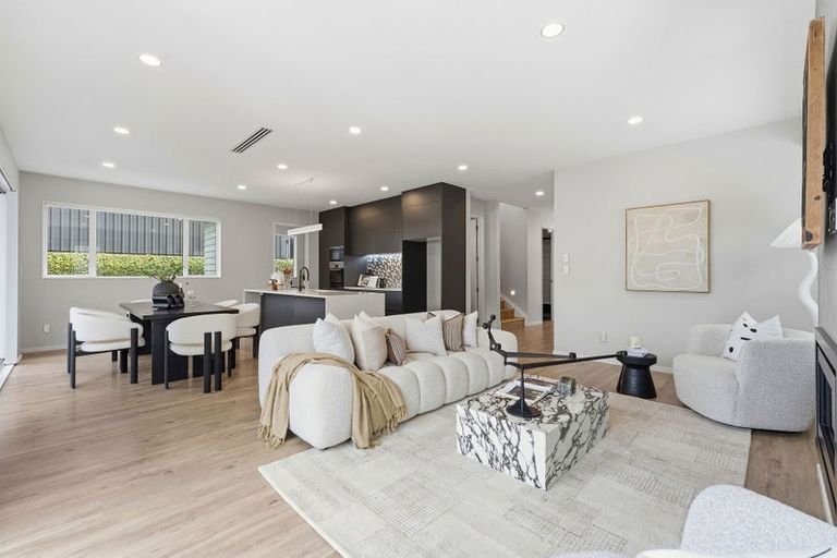 Photo of property in 17a Lake Pupuke Drive, Takapuna, Auckland, 0622