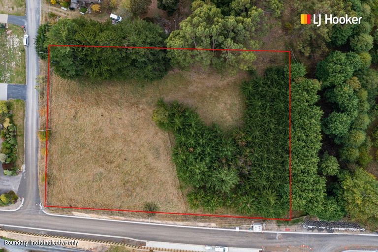 Photo of property in 10 Gull Street, Waihola, Milton, 9073