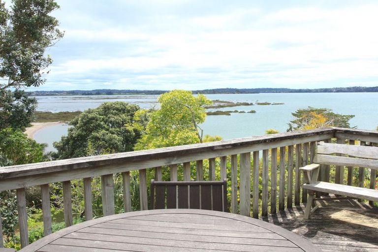 Photo of property in 40 Gill Avenue, Te Atatu Peninsula, Auckland, 0610