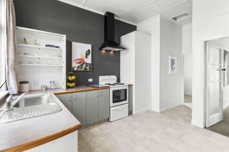 Photo of property in 4 Argyle Street, Mornington, Dunedin, 9011
