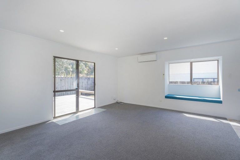 Photo of property in 15 Kawakawa Road, Whitianga, 3510