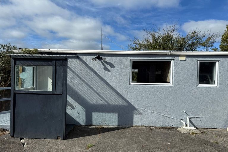 Photo of property in 3 Donovan Avenue, Massey, Auckland, 0614