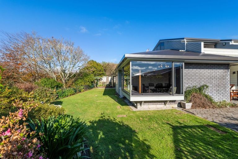 Photo of property in 64 Karina Road, Merrilands, New Plymouth, 4312