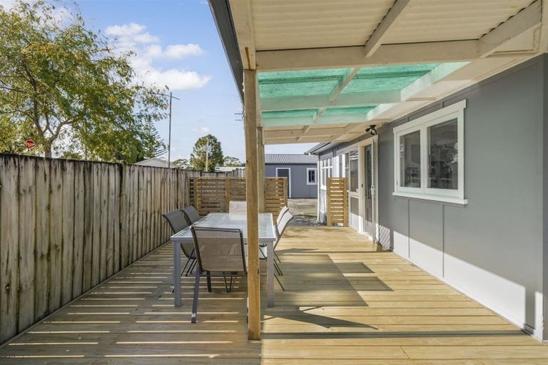 Photo of property in 140 Don Buck Road, Massey, Auckland, 0614