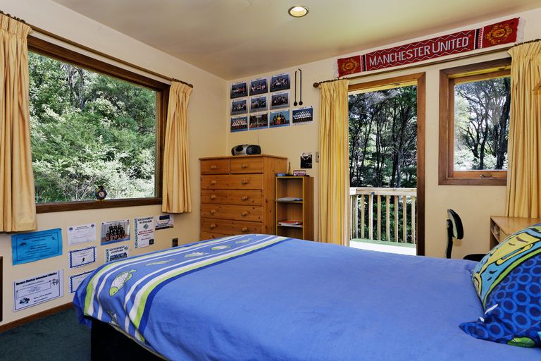 Photo of property in 11e Longfellow Parade, Glen Eden, Auckland, 0604