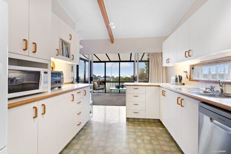 Photo of property in 18 Speedy Crescent, Hillcrest, Auckland, 0627