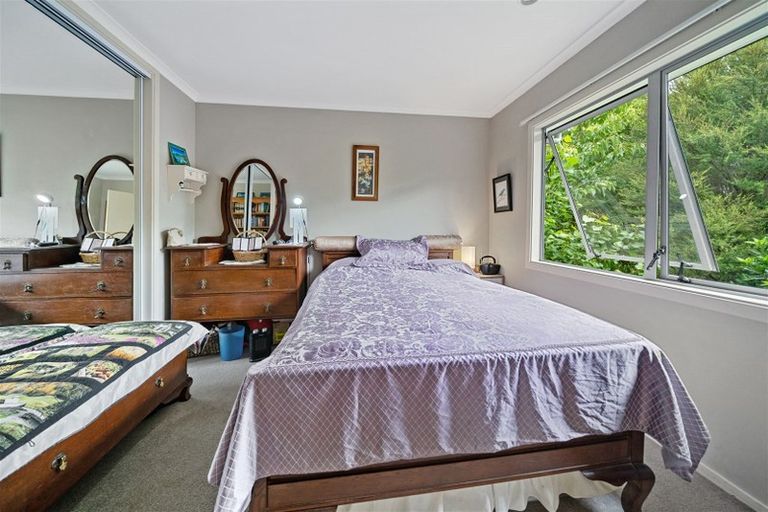 Photo of property in 25 Postgate Drive, Whitby, Porirua, 5024