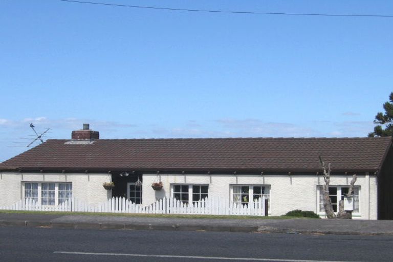 Photo of property in 1/114 Manuka Road, Bayview, Auckland, 0629