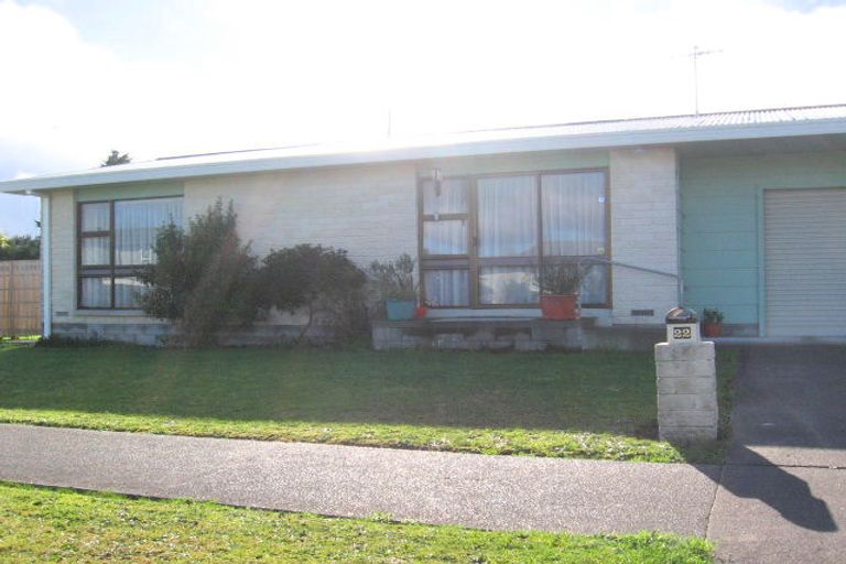 Photo of property in 22 Sandstrom Grove, Feilding, 4702