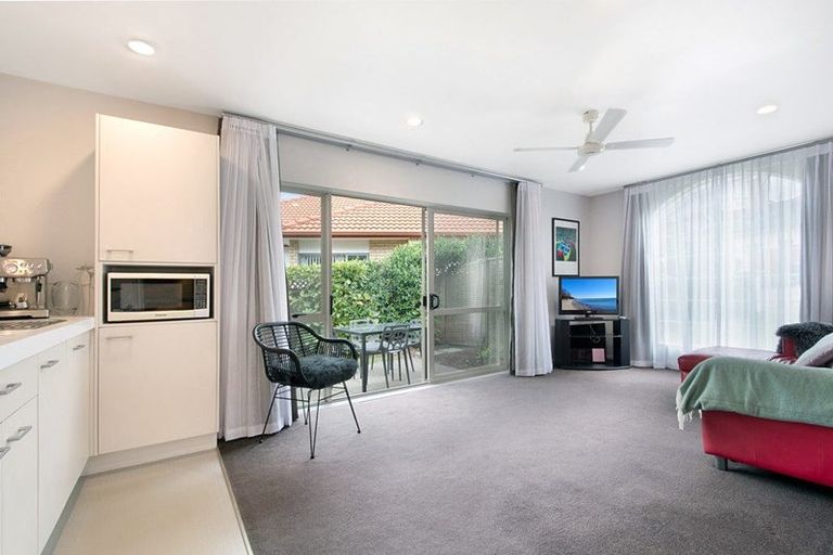 Photo of property in 21 Hendrika Court, Hobsonville, Auckland, 0618