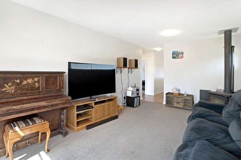 Photo of property in 19 Riwai Street, Templeton, Christchurch, 8042